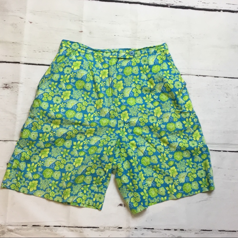 Lilly Pulitzer Lilly design green short size 6